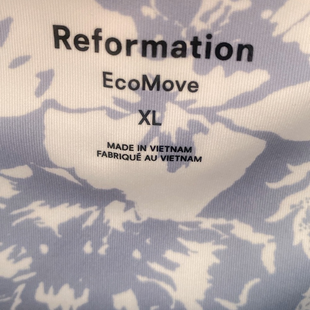 Reformation Ecomove High Rise 7" Bike Short Porcelain Blue/White Floral, XL, NWT - Picture 8 of 9